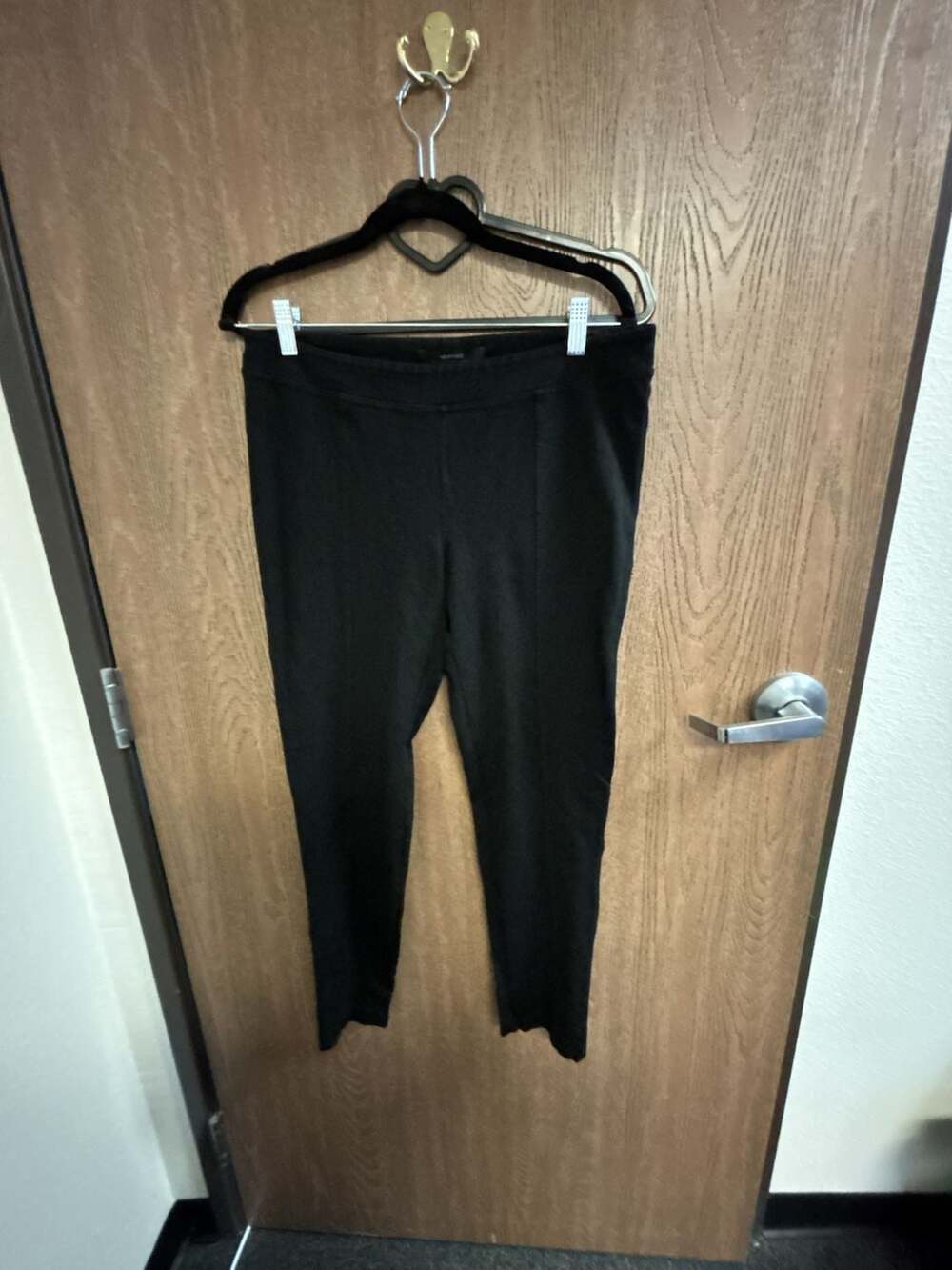 Vertigo Black Ponte Knit Ankle Pants, Size L